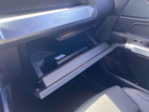 Used 2024 Mercedes-Benz GLB 250 4MATIC image 31