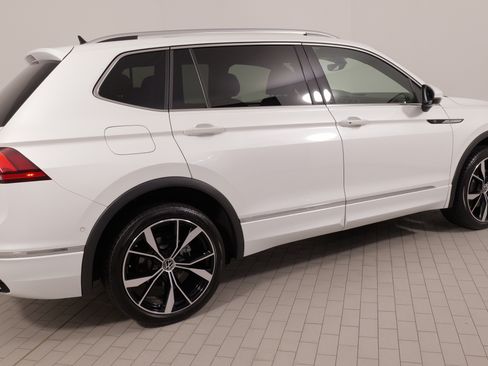 Used 2024 Volkswagen Tiguan SEL R-Line AWD/4WD image 11