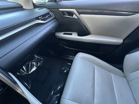 Used 2018 Lexus RX 350L FWD image 26
