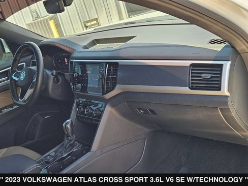 Used 2023 Volkswagen Atlas Cross Sport SE AWD/4WD image 31