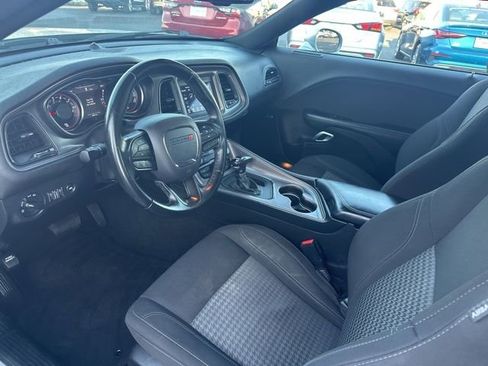 Used 2023 Dodge Challenger SXT image 9