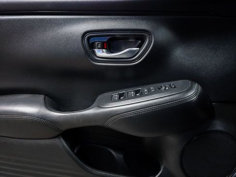 Used 2023 Honda HR-V LX image 18