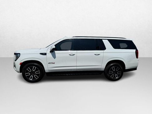 Used 2023 GMC Yukon XL AT4 w/ Technology Package AWD/4WD image 8