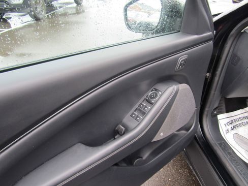 Used 2025 Ford Mustang Mach-E Premium image 11