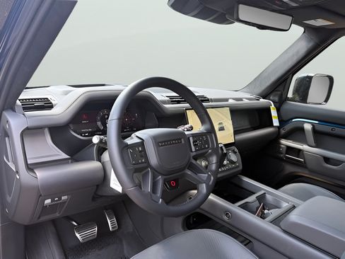 Certified 2026 Land Rover Defender 110 OCTA AWD/4WD image 12