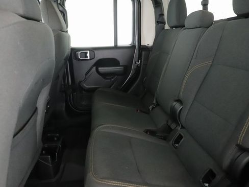 Used 2024 Jeep Gladiator Willys image 27