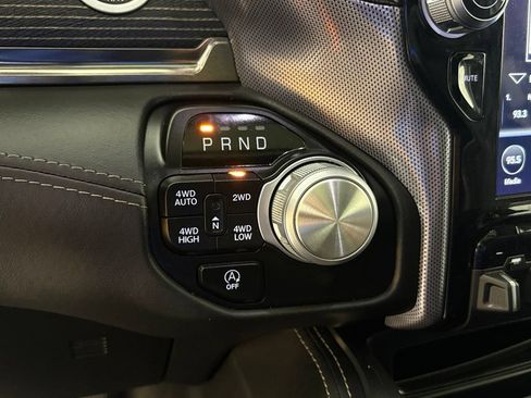 Used 2020 RAM 1500 Limited w/ Black Appearance Package AWD/4WD image 25