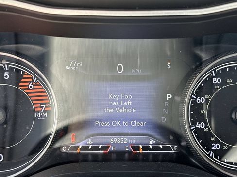 Used 2019 Jeep Cherokee Limited w/ Luxury Group AWD/4WD image 4