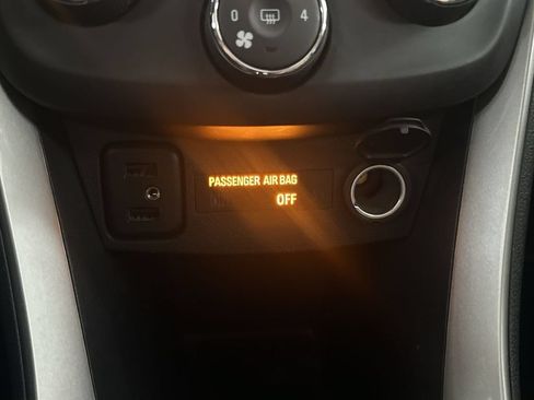 Used 2019 Chevrolet Trax LT w/ LT Convenience Package AWD/4WD image 44