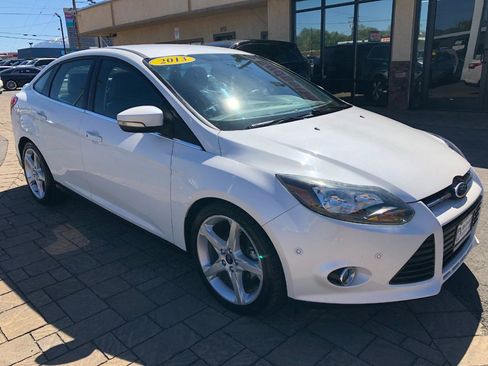 Used 2013 Ford Focus Titanium w/ Titanium Handling Pkg FWD image 8