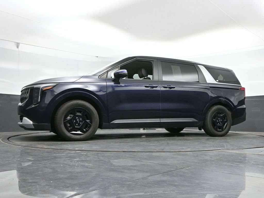 Used 2025 Kia Carnival FWD image 47