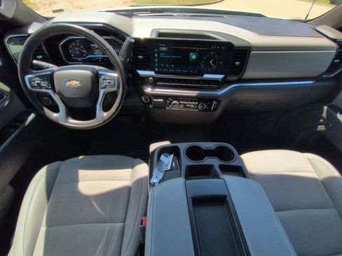 Used 2025 Chevrolet Silverado 1500 LT AWD/4WD image 18