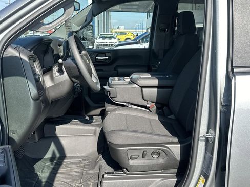 Used 2024 Chevrolet Silverado 2500 Custom w/ Custom Value Package image 11