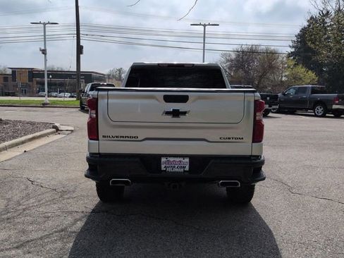 Used 2021 Chevrolet Silverado 1500 Custom Trail Boss w/ Safety Confidence Package AWD/4WD image 4
