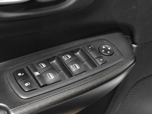 Used 2020 Jeep Cherokee Trailhawk w/ Comfort & Convenience Group image 11