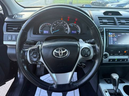 Used 2013 Toyota Camry SE w/ Leather Pkg FWD image 24