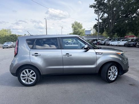Used 2018 Kia Soul + FWD image 4