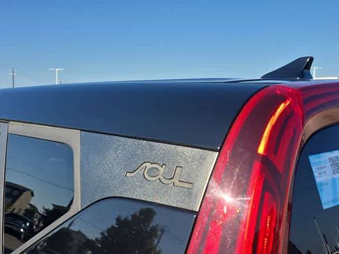 Used 2020 Kia Soul EX FWD image 13
