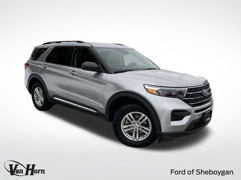 Used 2020 Ford Explorer XLT image 1