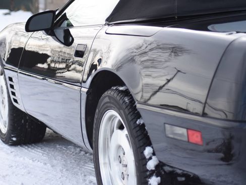 Used 1994 Chevrolet Corvette Convertible image 32