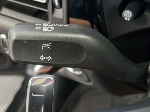 Certified 2024 Porsche Macan image 44