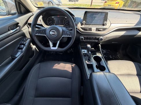 Used 2023 Nissan Altima 2.5 SV FWD image 15