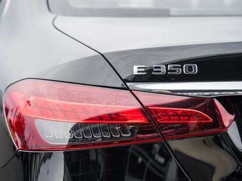 Used 2023 Mercedes-Benz E 350 4MATIC Sedan image 7