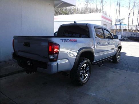 Used 2019 Toyota Tacoma 4x4 Double Cab image 3