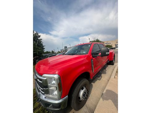 Used 2025 Ford F350 XLT AWD/4WD image 2