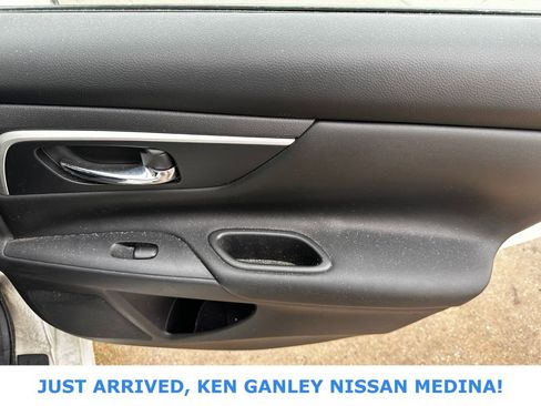 Used 2018 Nissan Altima 2.5 SV image 19