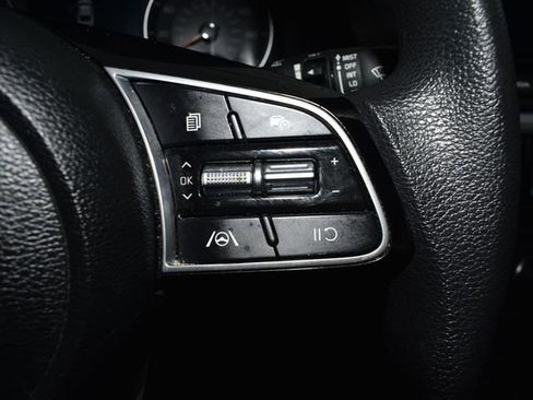 Used 2024 Kia Forte LXS image 17