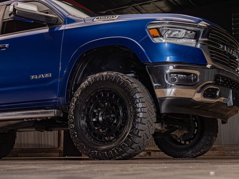 Used 2019 RAM 1500 Laramie AWD/4WD image 11