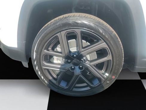 New 2026 Jeep Compass Latitude w/ Sun and Sound Group image 14