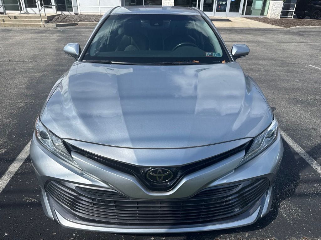 Used 2018 Toyota Camry XLE FWD image 1