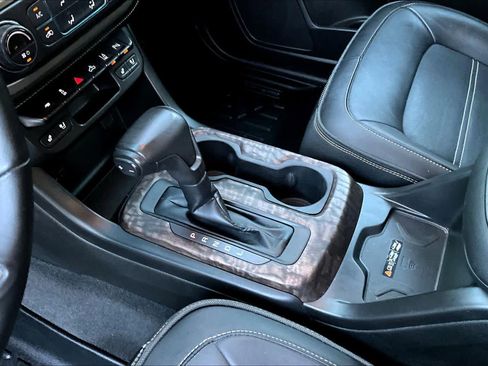 Used 2021 GMC Canyon Denali image 16