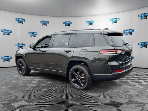 Used 2023 Jeep Grand Cherokee L Limited w/ Black Appearance Package AWD/4WD image 4