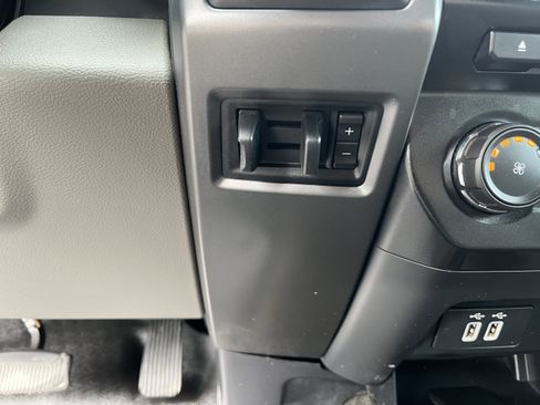 Used 2017 Ford F350 XLT AWD/4WD image 15