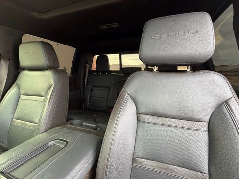 Used 2022 GMC Sierra 1500 Denali w/ Denali Premium Package AWD/4WD image 13