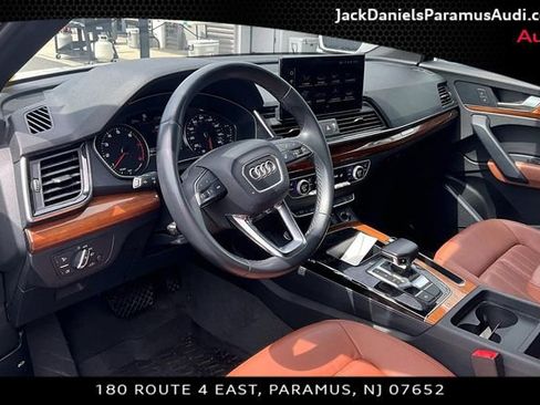 Used 2023 Audi Q5 2.0T Premium w/ Convenience Package AWD/4WD image 11