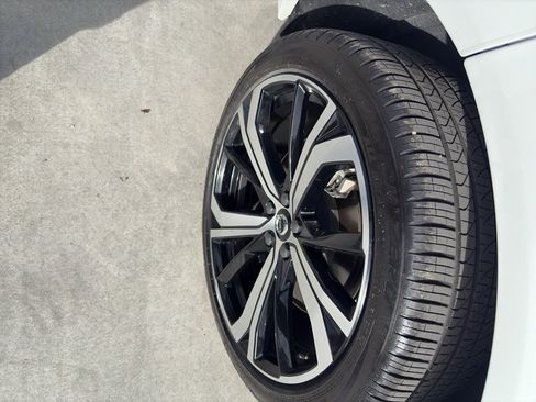 Used 2025 Volvo XC60 T8 Ultra w/ Protection Package Premier image 18