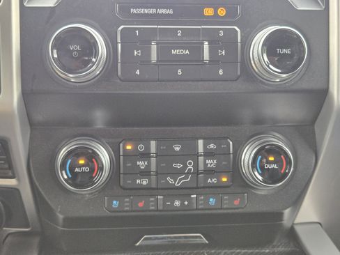 Used 2020 Ford F350 Platinum AWD/4WD image 15