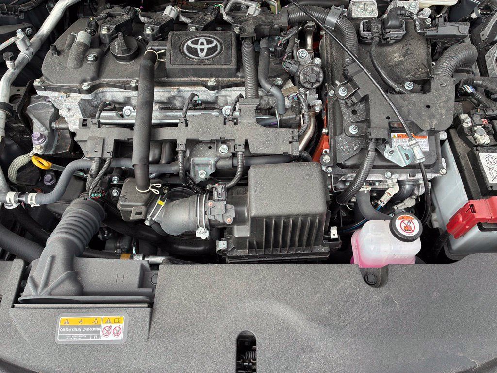 Used 2025 Toyota Corolla SE w/ SE Premium Package AWD/4WD image 31