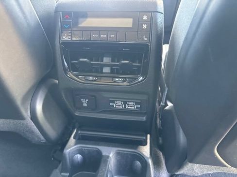 Used 2023 Jeep Grand Cherokee L Limited AWD/4WD image 26