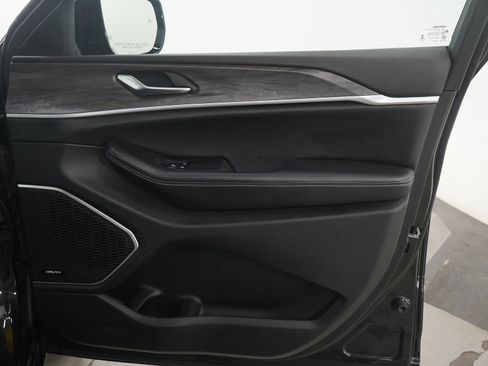 Used 2022 Jeep Grand Cherokee L Limited w/ Trailer Tow Group (B) image 13