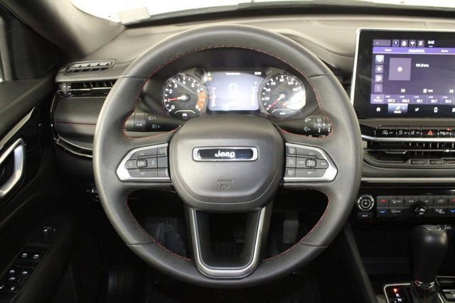 Used 2024 Jeep Compass Trailhawk AWD/4WD image 24
