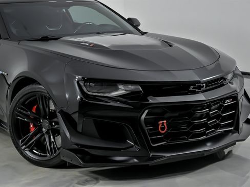 Used 2020 Chevrolet Camaro ZL1 image 3