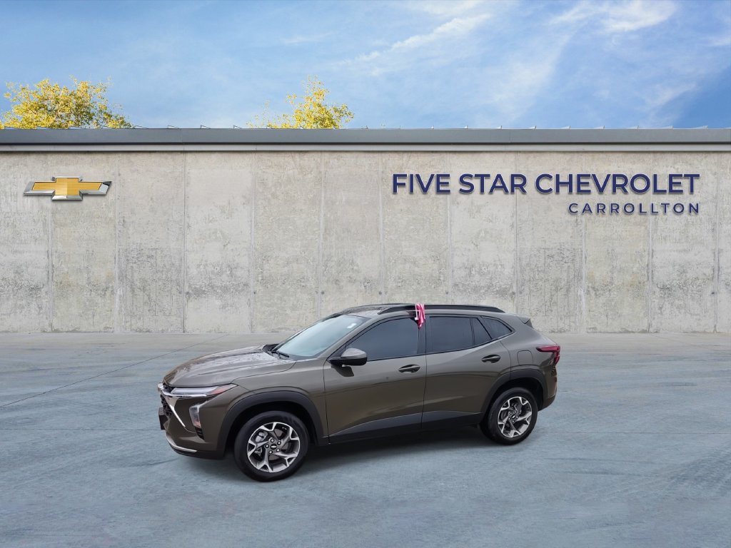 Used 2024 Chevrolet Trax LT FWD image 4