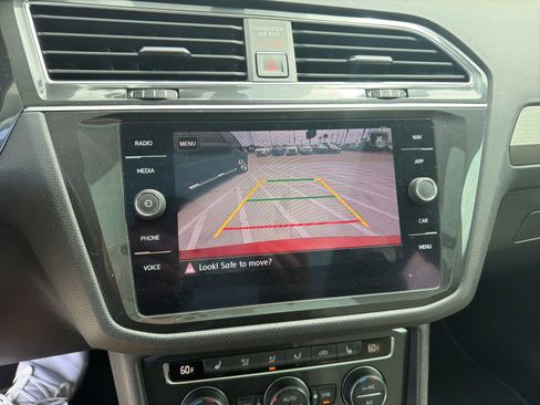 Used 2018 Volkswagen Tiguan SEL image 13