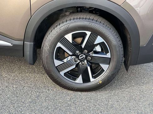 New 2026 Nissan Kicks SV w/ Illumination Package AWD/4WD image 7