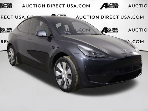 Used 2024 Tesla Model Y Long Range RWD image 38